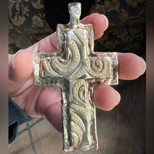 Cross pendant